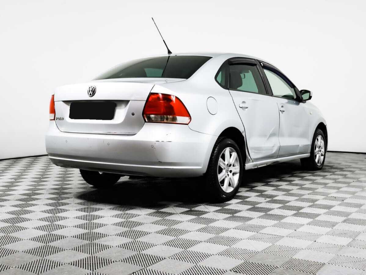 Volkswagen Polo с пробегом — 2012 год. Фото: #4
