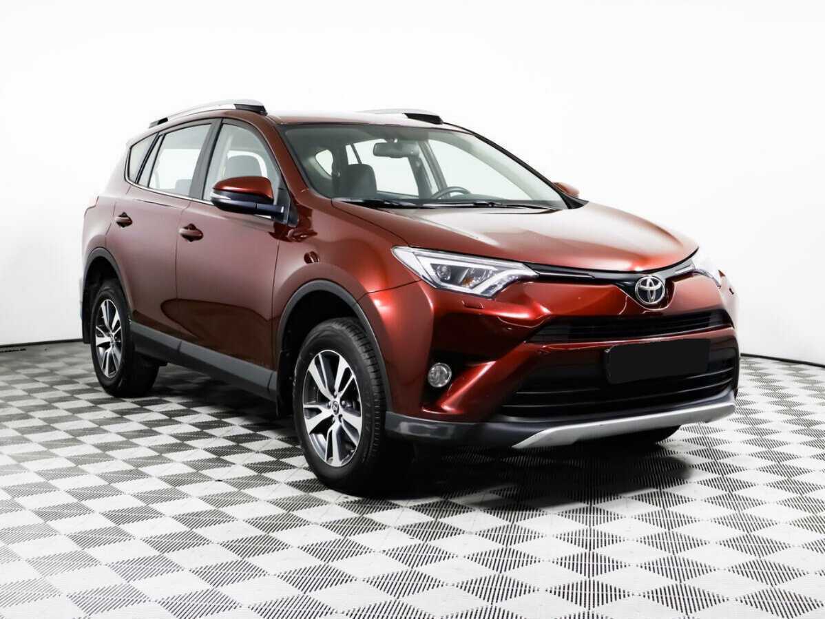 Toyota RAV4 с пробегом — 2017 год. Фото: #2