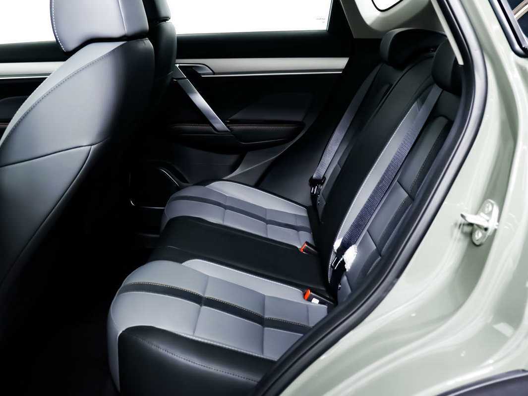 Geely Coolray с пробегом — 2023 год. Фото: #10