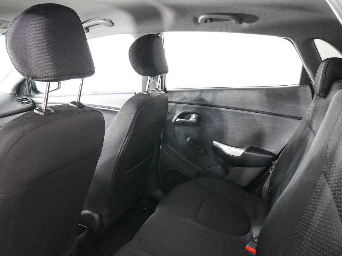 Kia Rio с пробегом — 2015 год. Фото: #7
