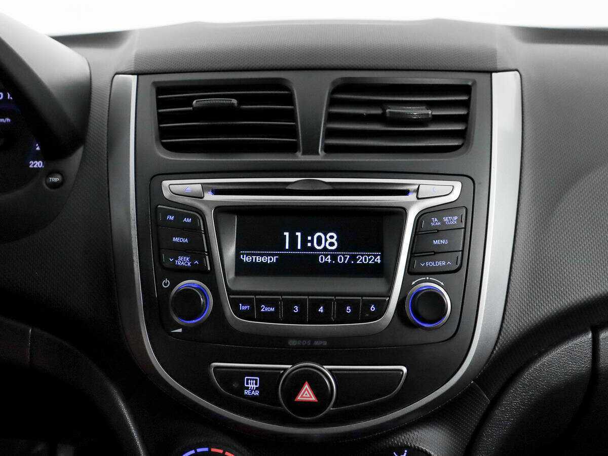 Hyundai Solaris с пробегом — 2016 год. Фото: #12