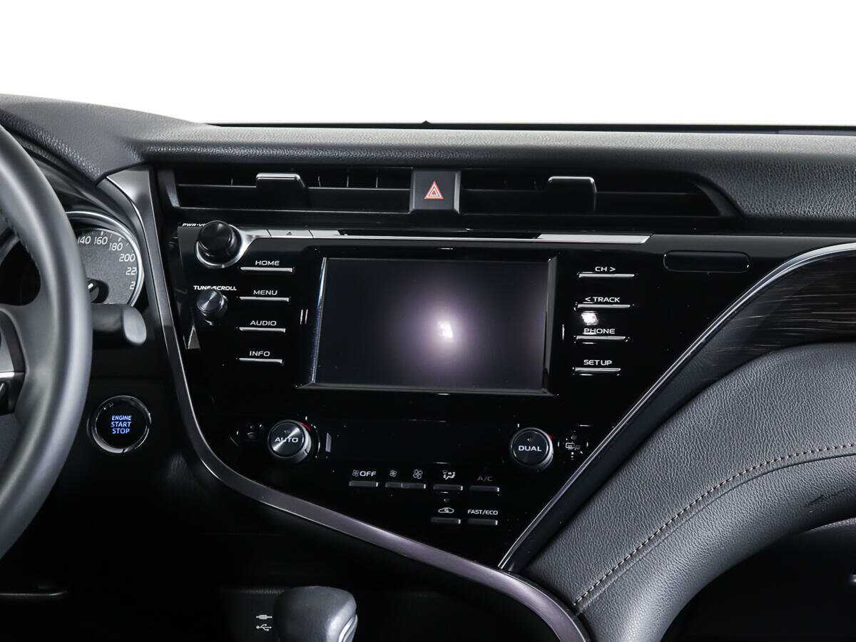Toyota Camry с пробегом — 2020 год. Фото: #9
