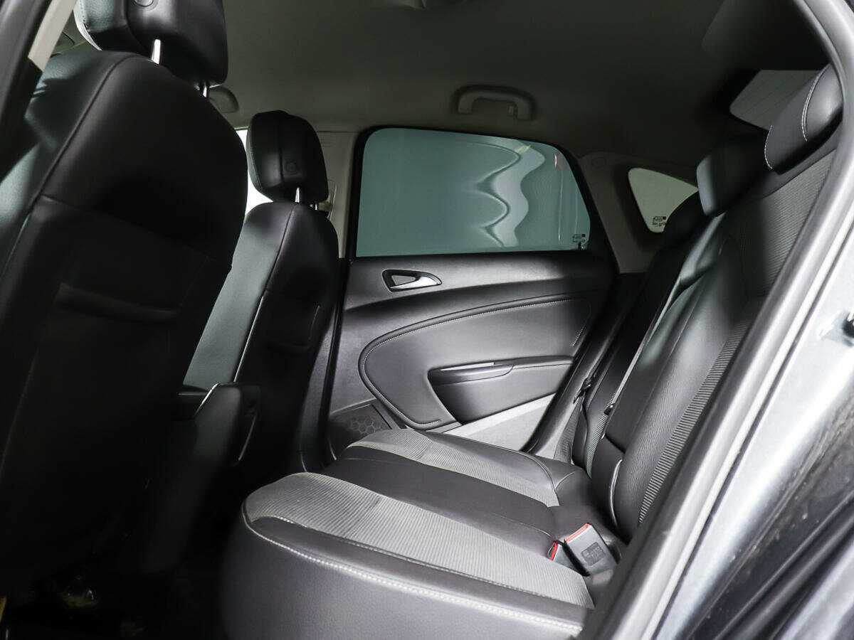 Opel Astra с пробегом — 2013 год. Фото: #8