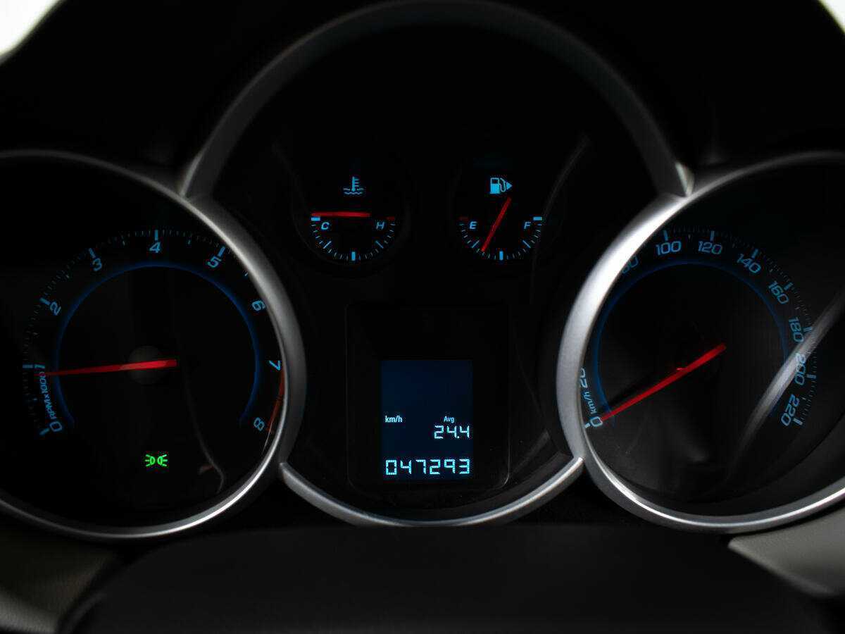 Chevrolet Cruze с пробегом — 2014 год. Фото: #10