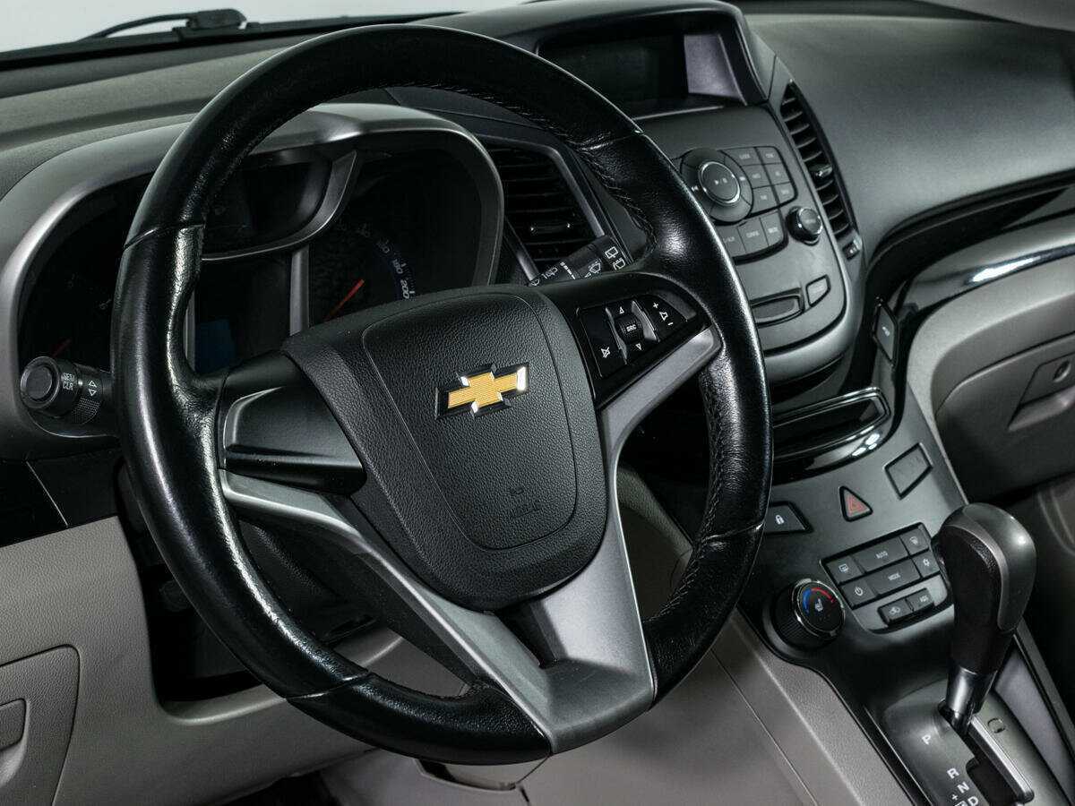 Chevrolet Orlando с пробегом — 2012 год. Фото: #13