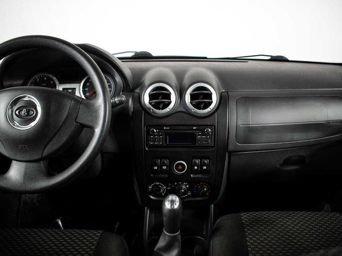 Lada (ВАЗ) Largus с пробегом — 2015 год. Фото: #10