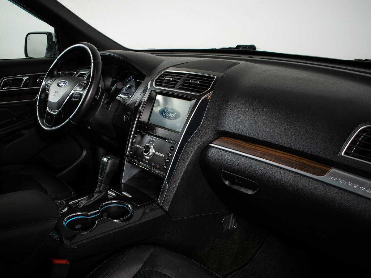 Ford Explorer с пробегом — 2016 год. Фото: #8