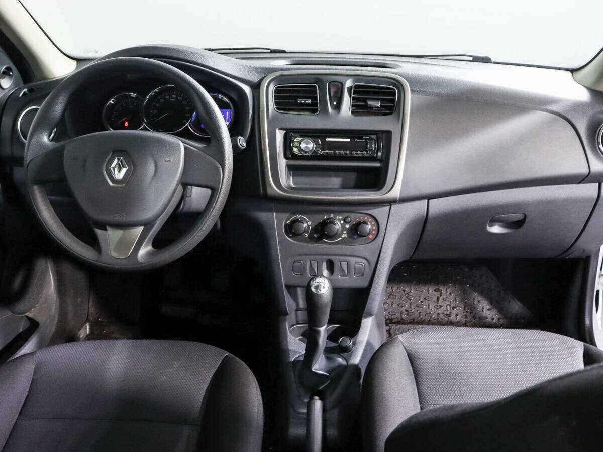 Renault Logan с пробегом — 2014 год. Фото: #9