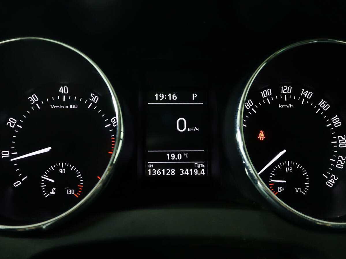 Skoda Yeti с пробегом — 2015 год. Фото: #10