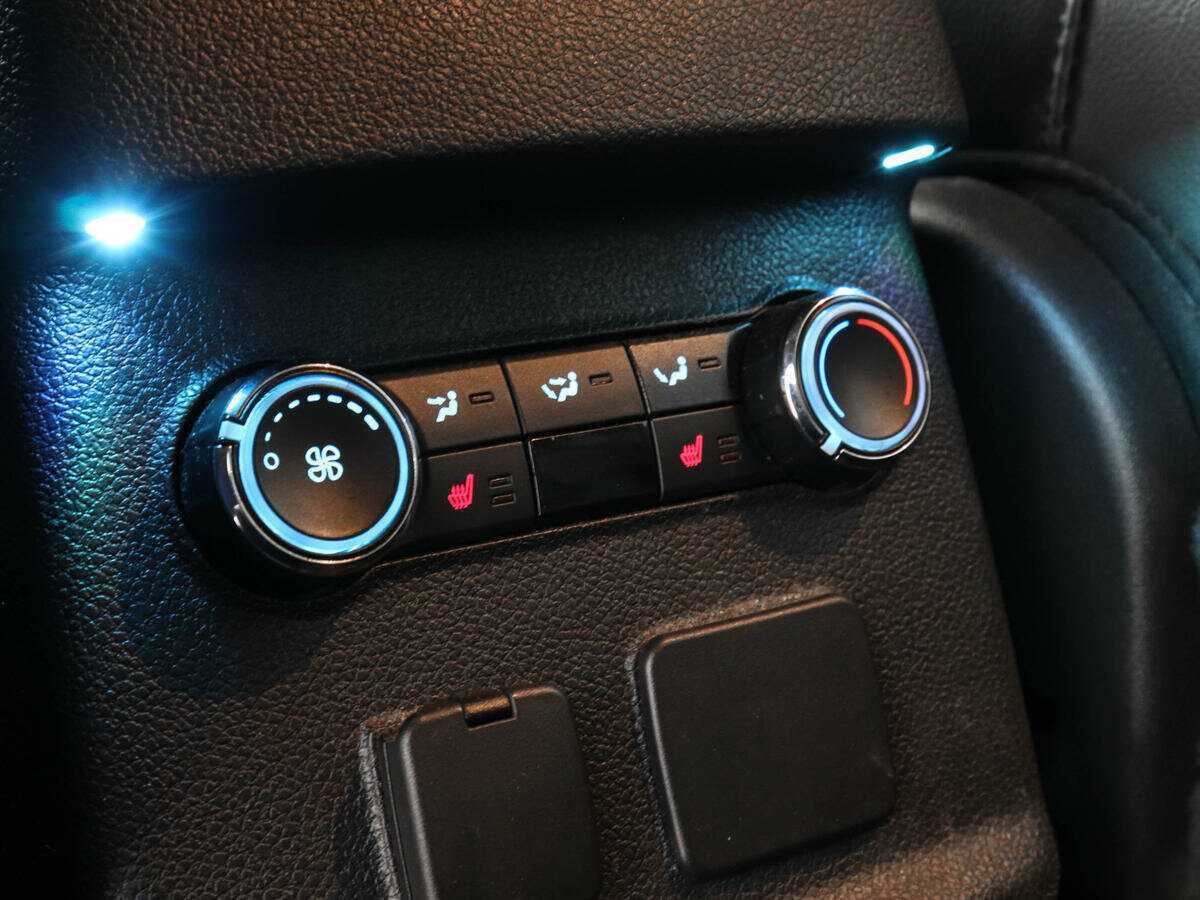 Ford Explorer с пробегом — 2015 год. Фото: #13