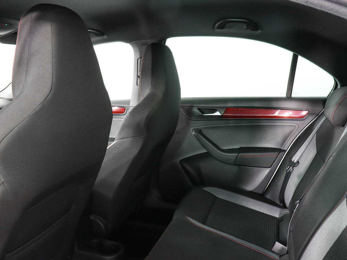 Volkswagen Polo с пробегом — 2021 год. Фото: #11