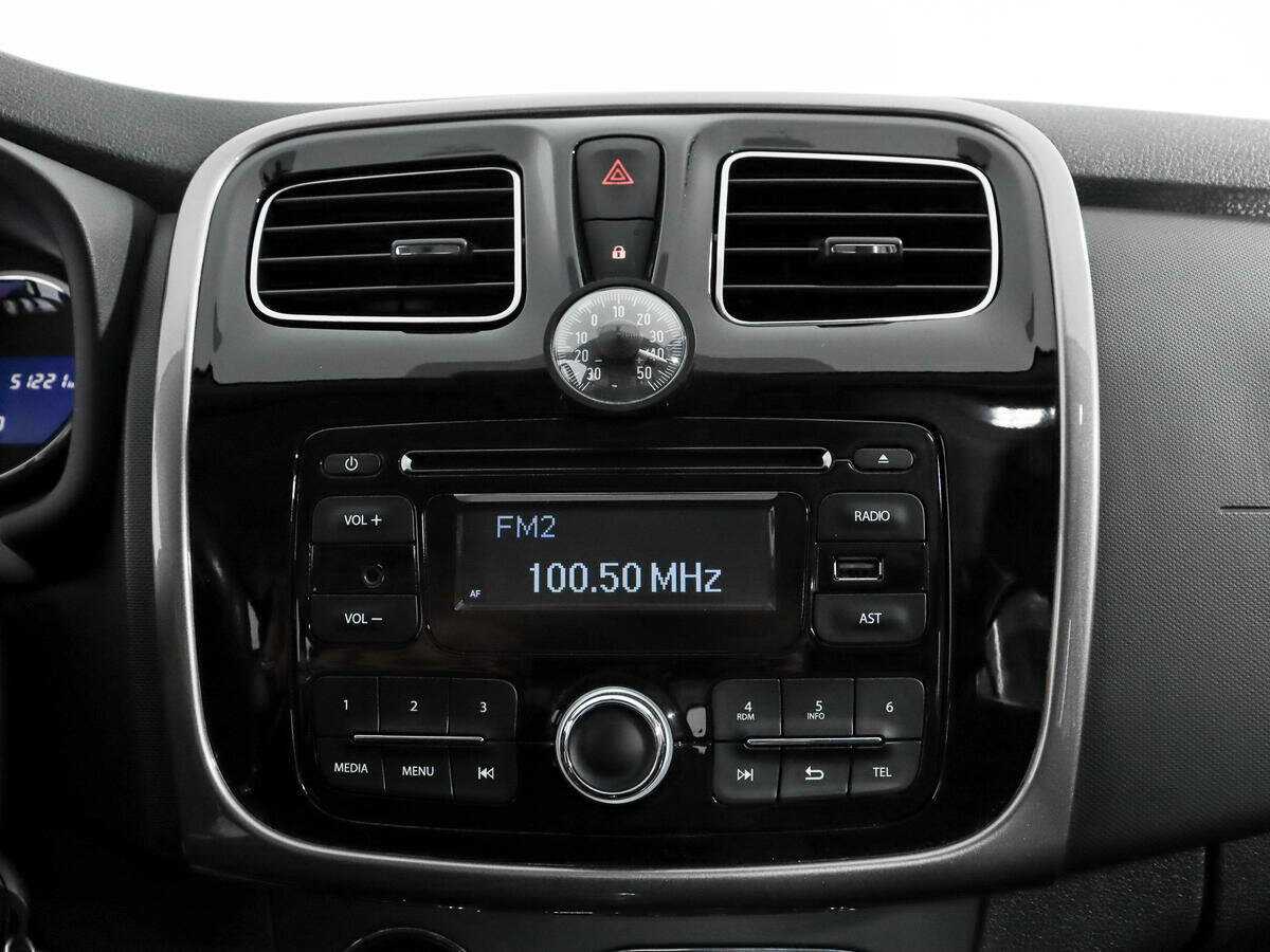 Renault Sandero с пробегом — 2016 год. Фото: #14