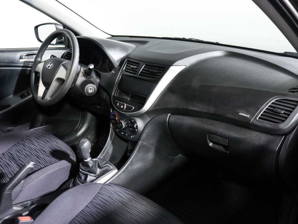 Hyundai Solaris с пробегом — 2016 год. Фото: #7