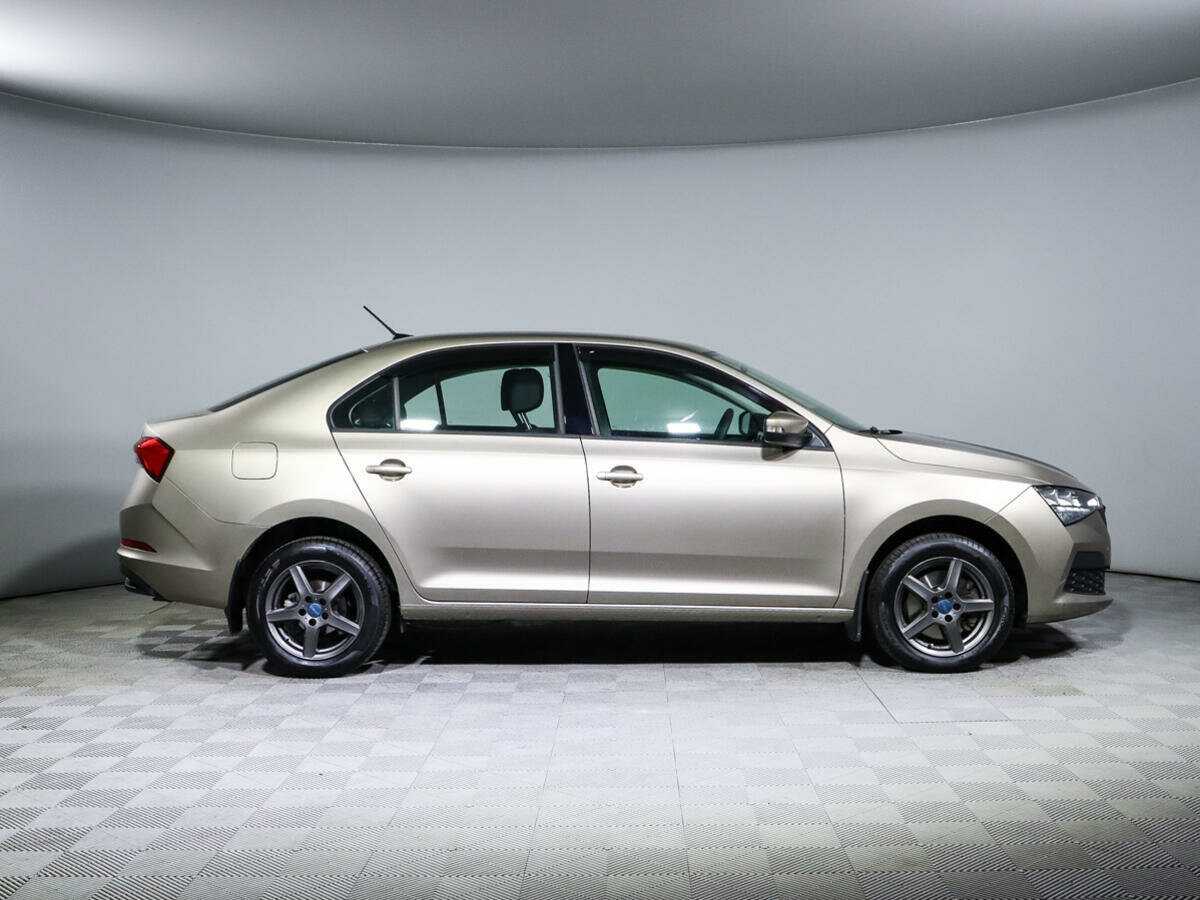 Skoda Rapid с пробегом — 2021 год. Фото: #3
