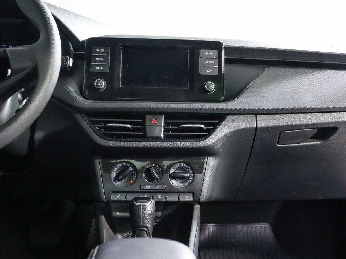 Skoda Rapid с пробегом — 2021 год. Фото: #12