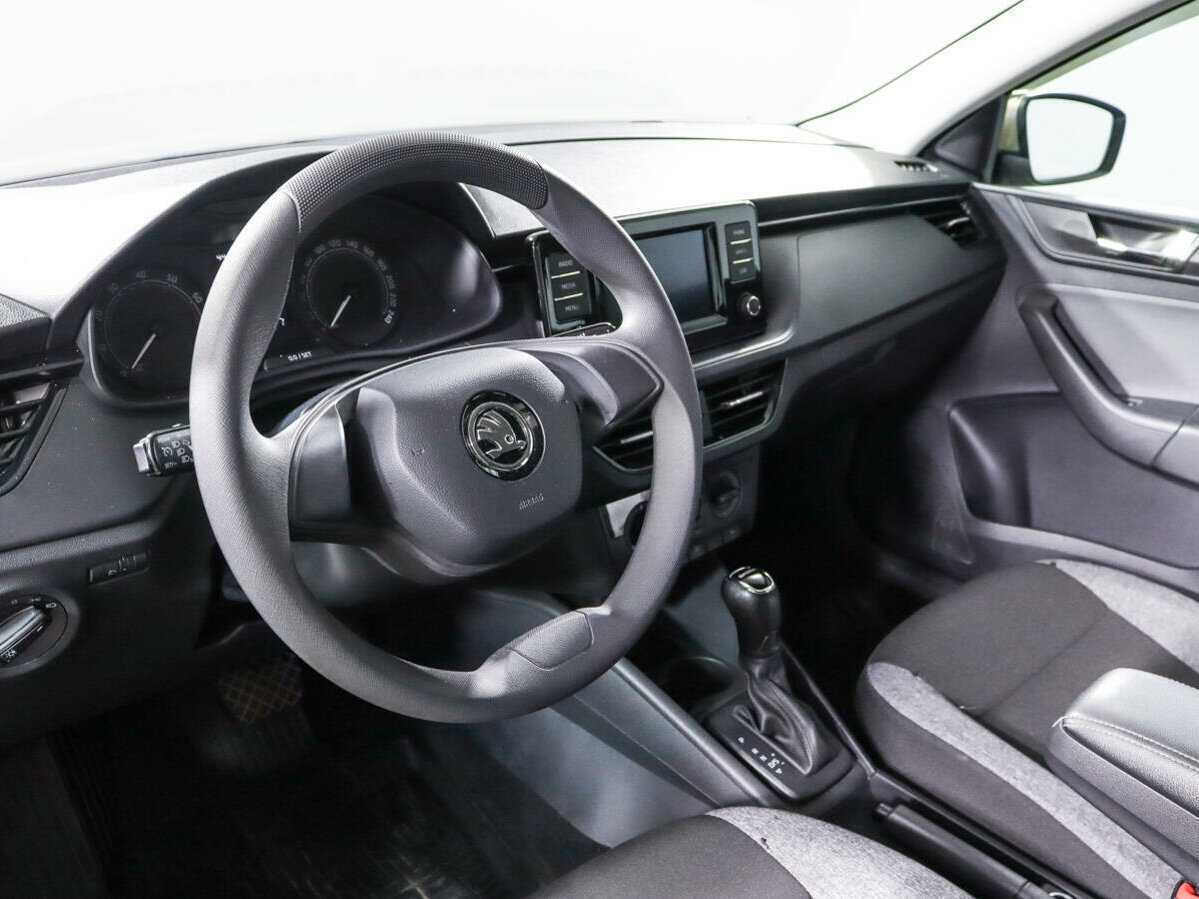 Skoda Rapid с пробегом — 2021 год. Фото: #13