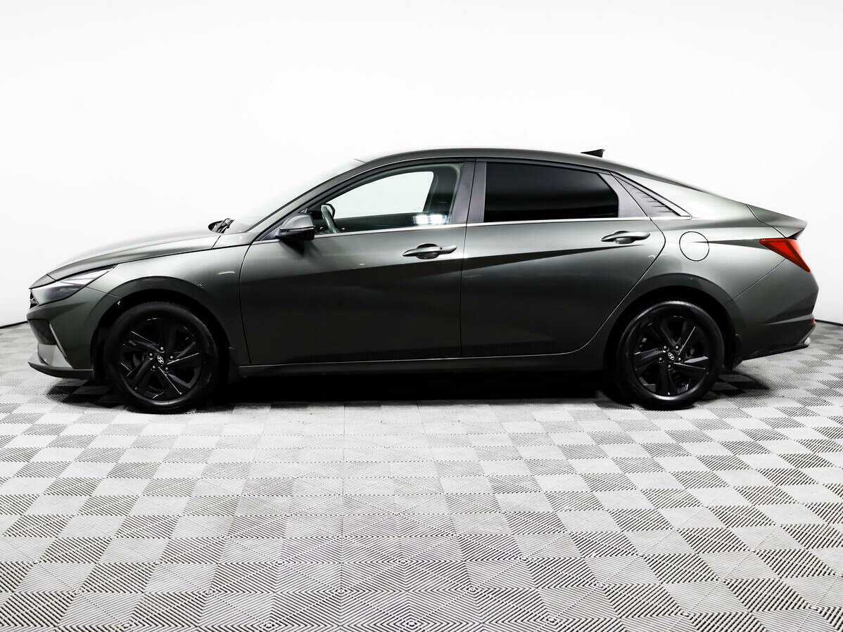 Hyundai Elantra с пробегом — 2021 год. Фото: #7