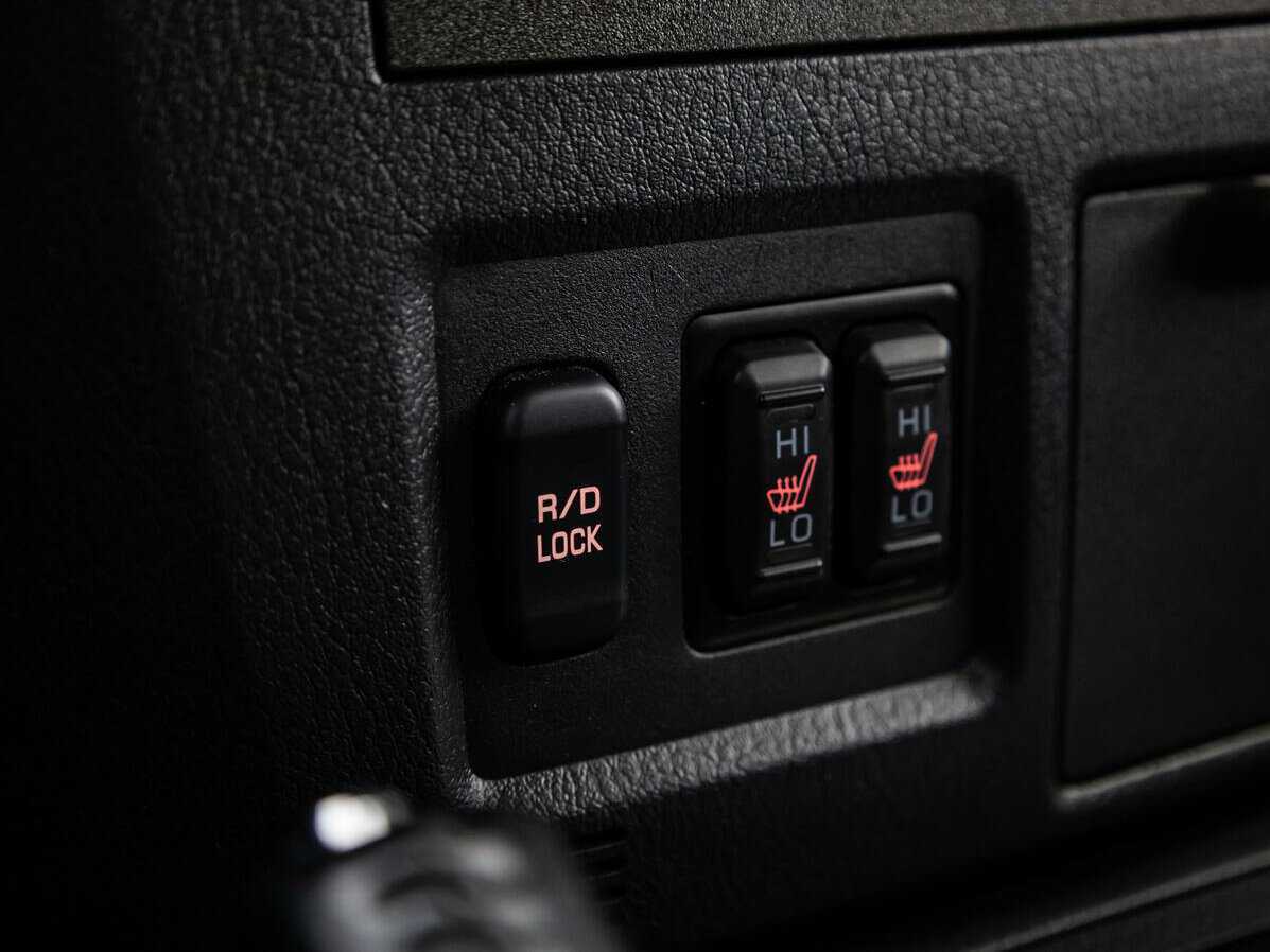 Mitsubishi Pajero с пробегом — 2015 год. Фото: #16