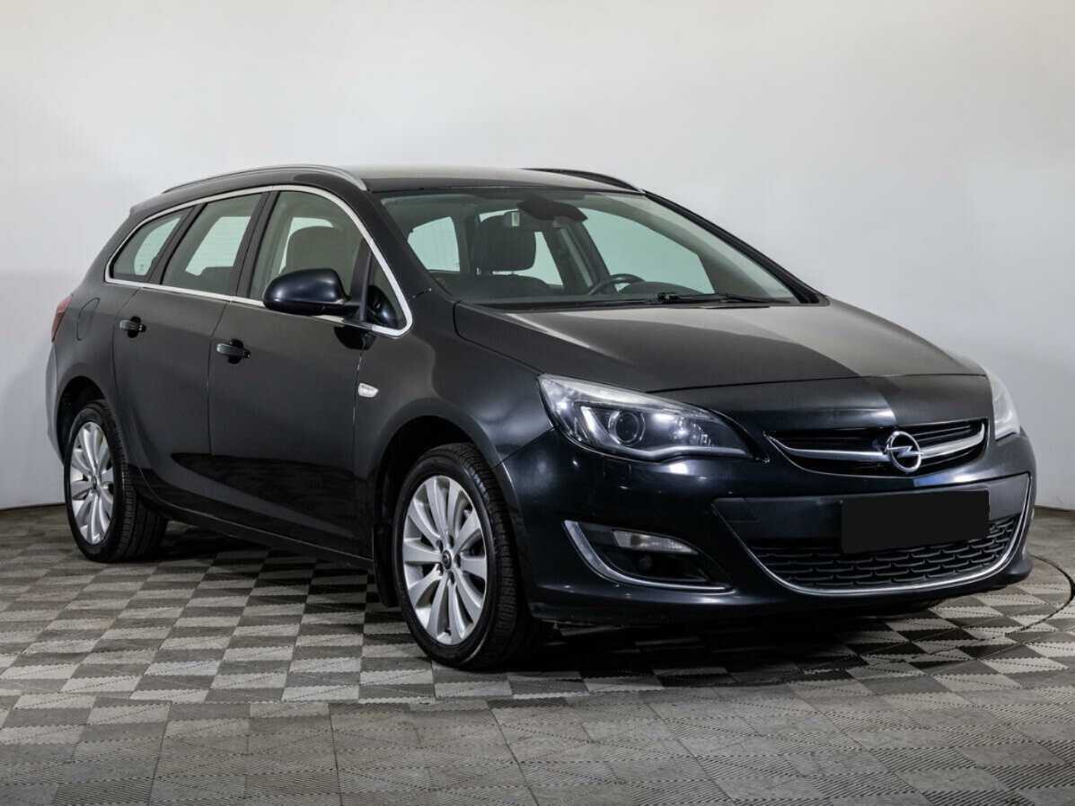 Opel Astra с пробегом — 2012 год. Фото: #2