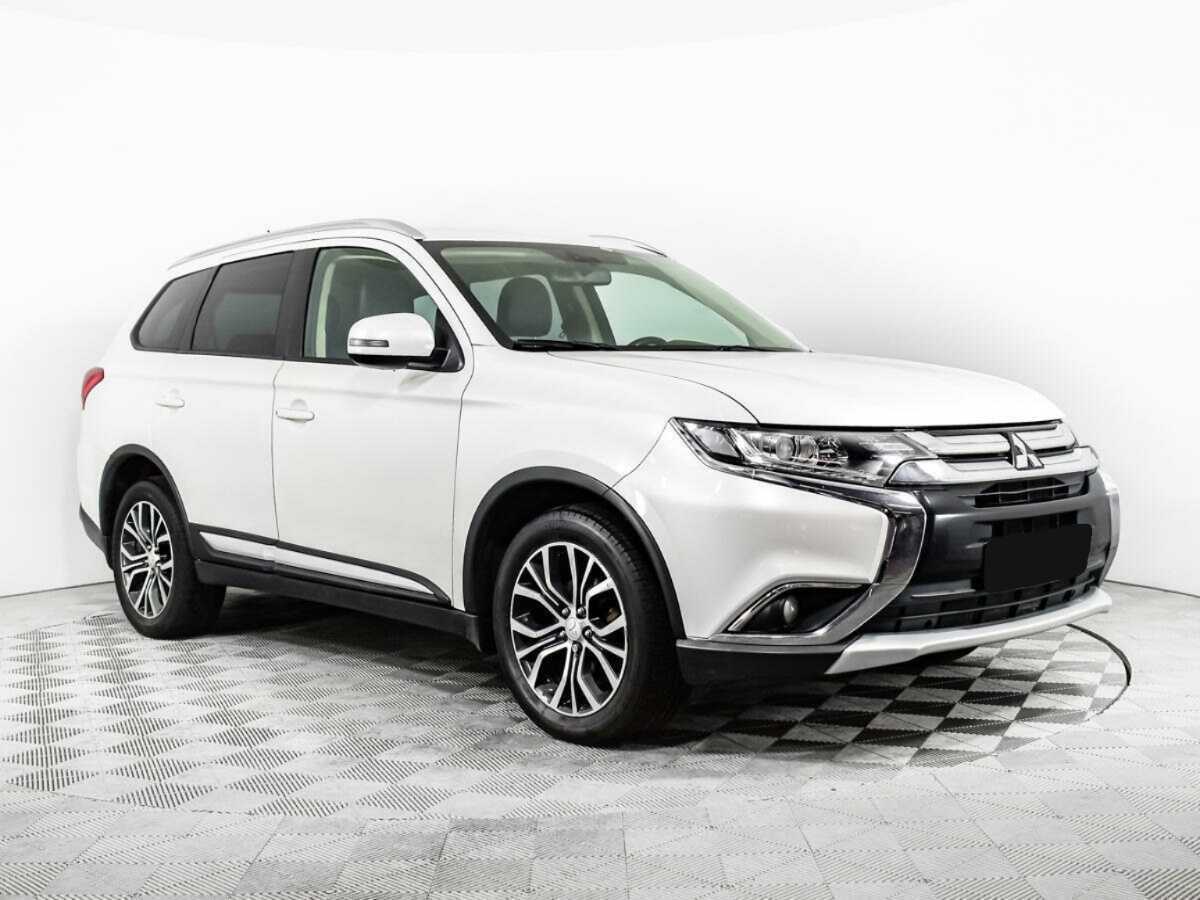 Mitsubishi Outlander с пробегом — 2015 год. Фото: #2