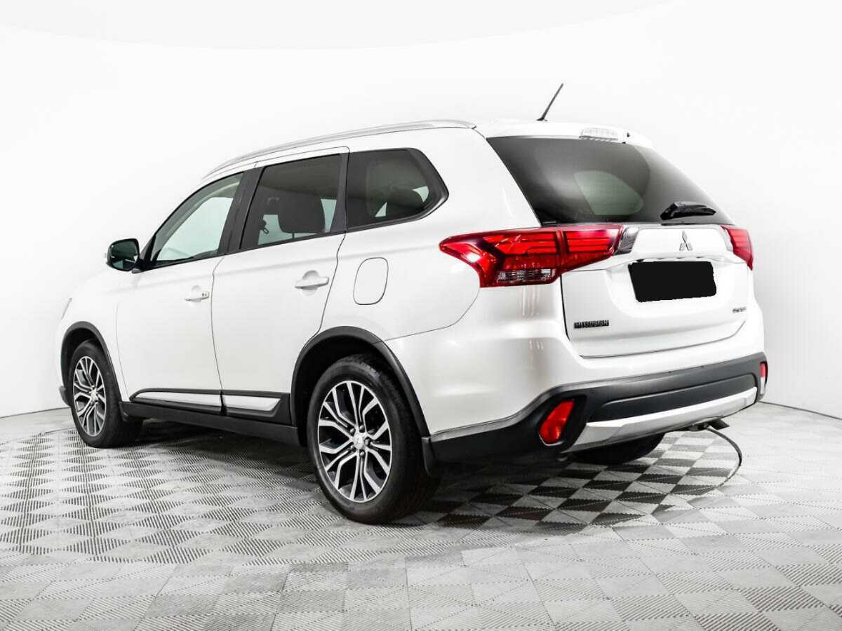 Mitsubishi Outlander с пробегом — 2015 год. Фото: #6