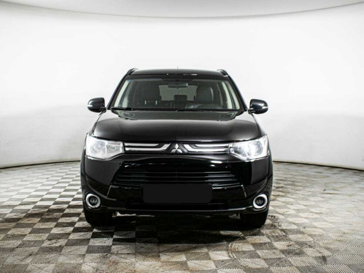 Mitsubishi Outlander с пробегом — 2013 год. Фото: #1
