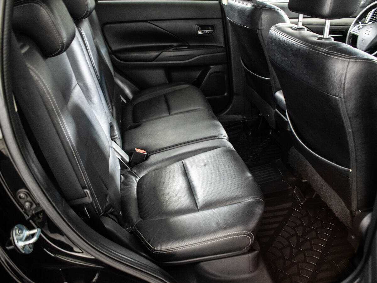 Mitsubishi Outlander с пробегом — 2013 год. Фото: #9