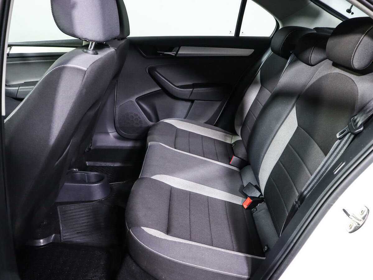 Skoda Rapid с пробегом — 2019 год. Фото: #9