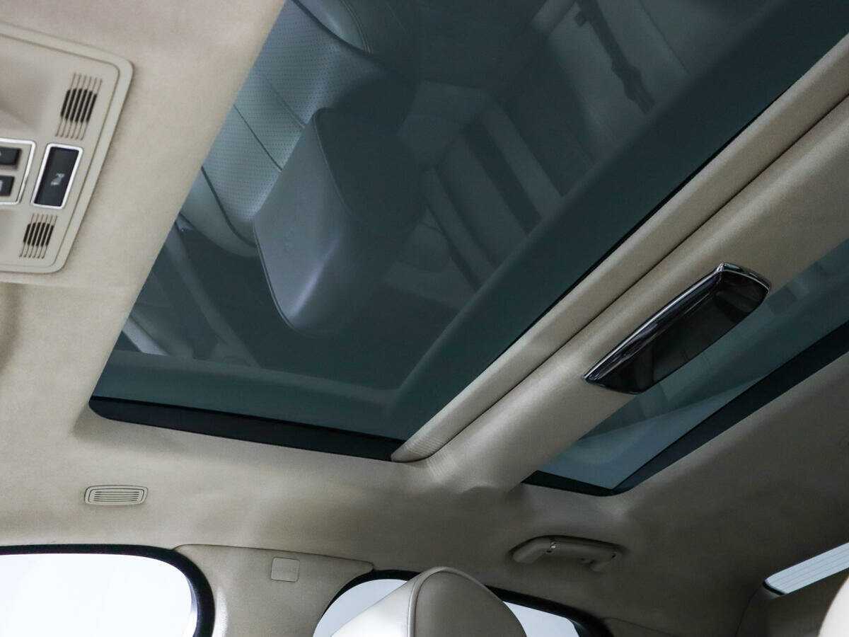 Jaguar XJ с пробегом — 2012 год. Фото: #17