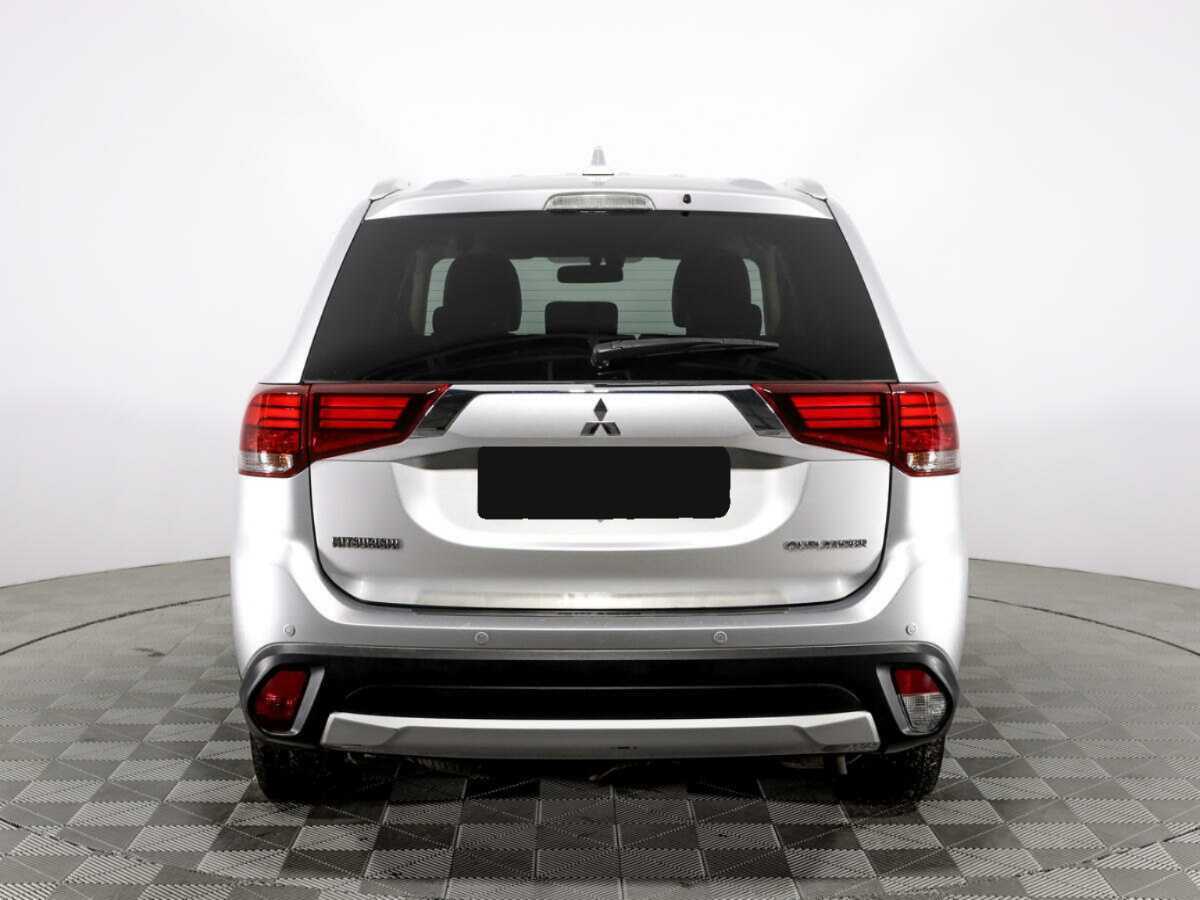 Mitsubishi Outlander с пробегом — 2017 год. Фото: #6