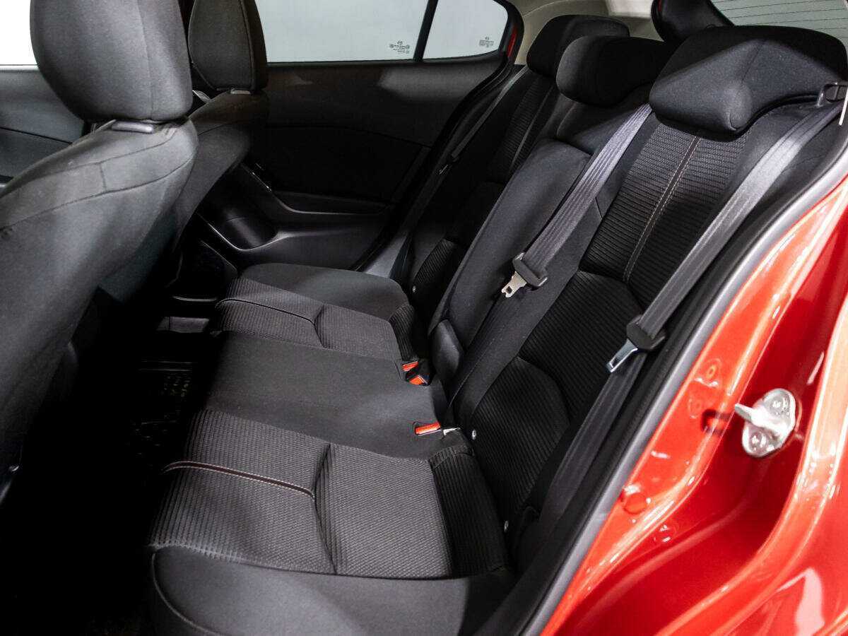 Mazda 3 с пробегом — 2016 год. Фото: #9