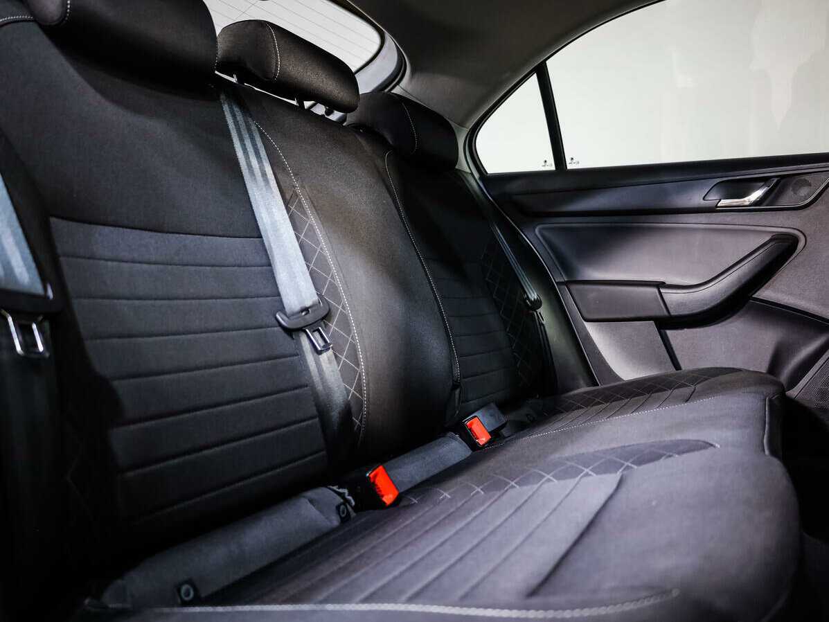 Skoda Rapid с пробегом — 2017 год. Фото: #11