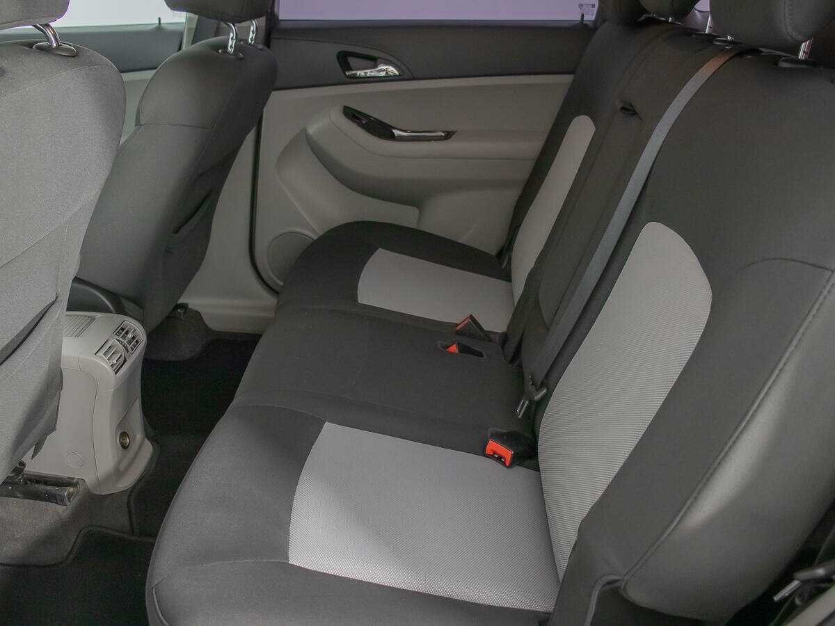 Chevrolet Orlando с пробегом — 2014 год. Фото: #10