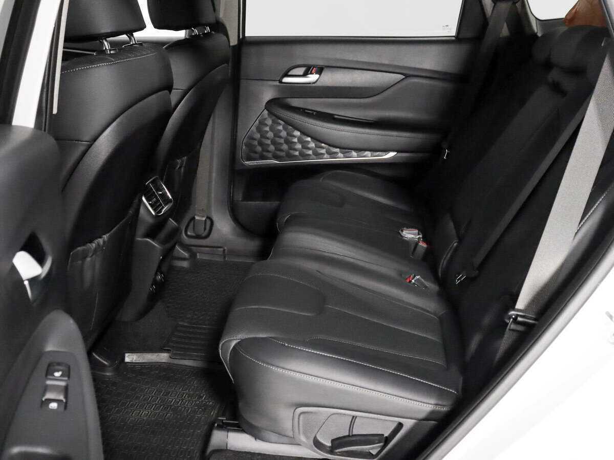 Hyundai Santa Fe с пробегом — 2019 год. Фото: #10