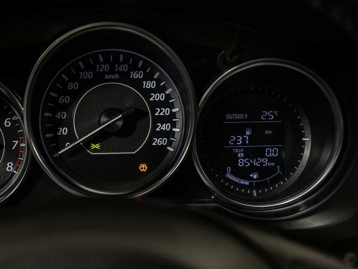 Mazda 6 с пробегом — 2013 год. Фото: #11