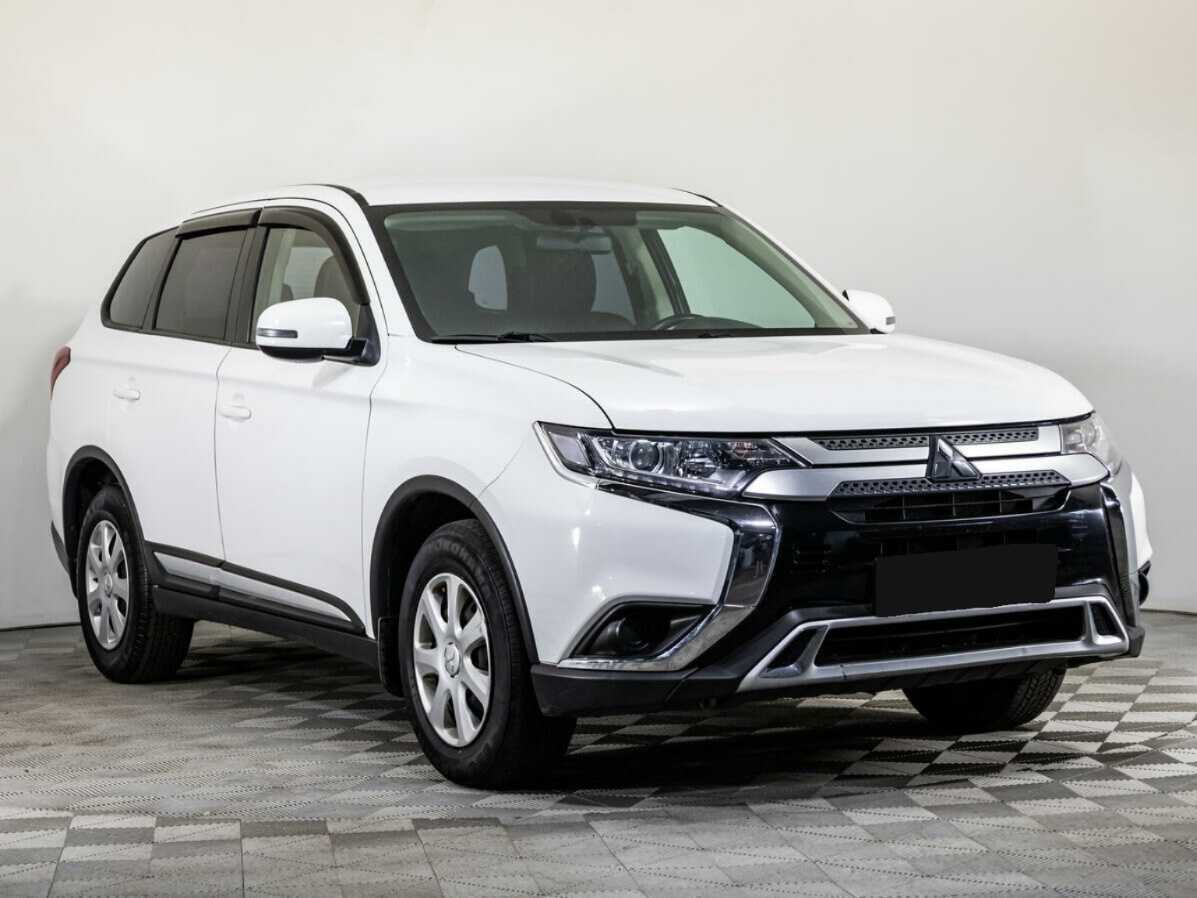 Mitsubishi Outlander с пробегом — 2020 год. Фото: #2