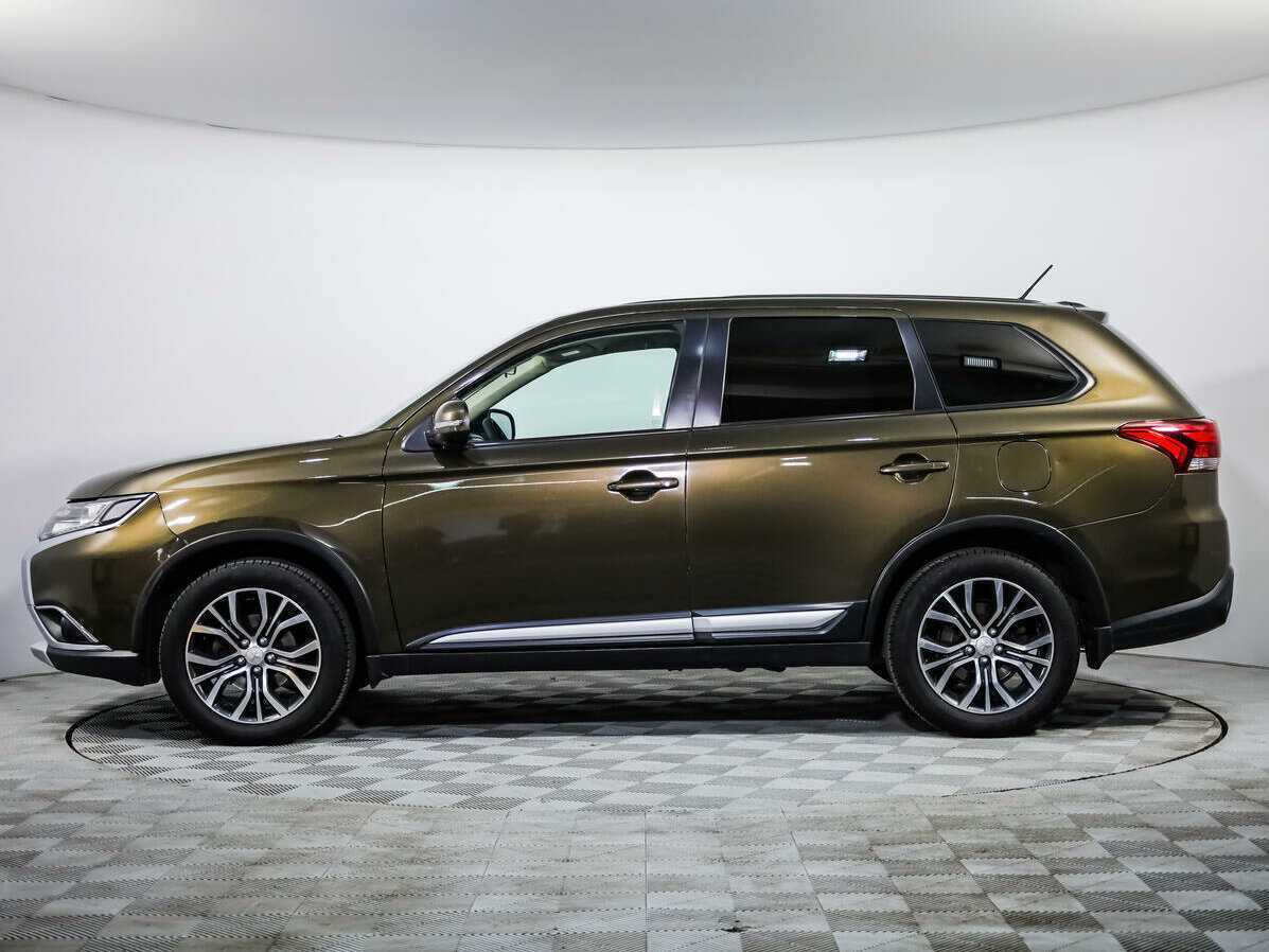Mitsubishi Outlander с пробегом — 2015 год. Фото: #6