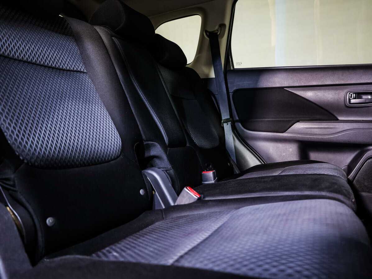 Mitsubishi Outlander с пробегом — 2015 год. Фото: #10