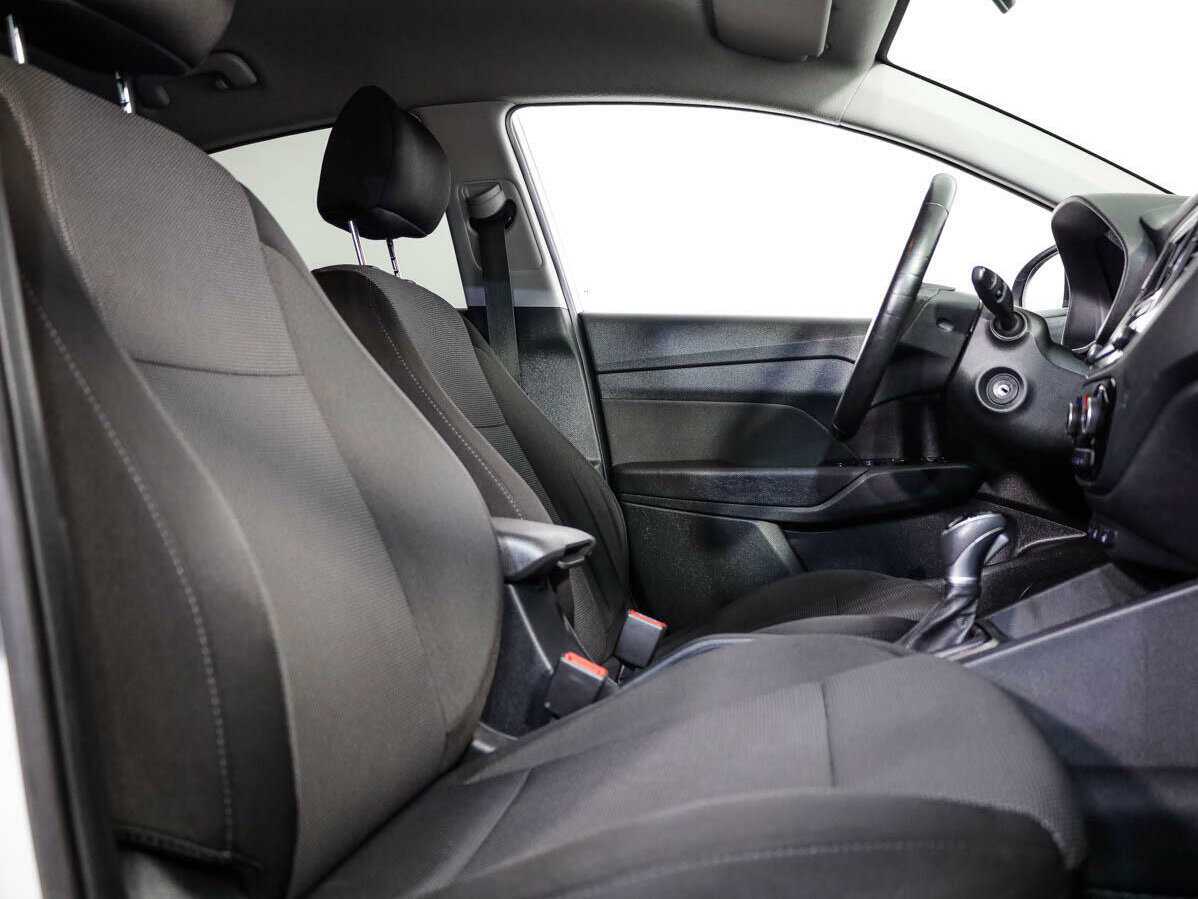 Hyundai Solaris с пробегом — 2018 год. Фото: #11