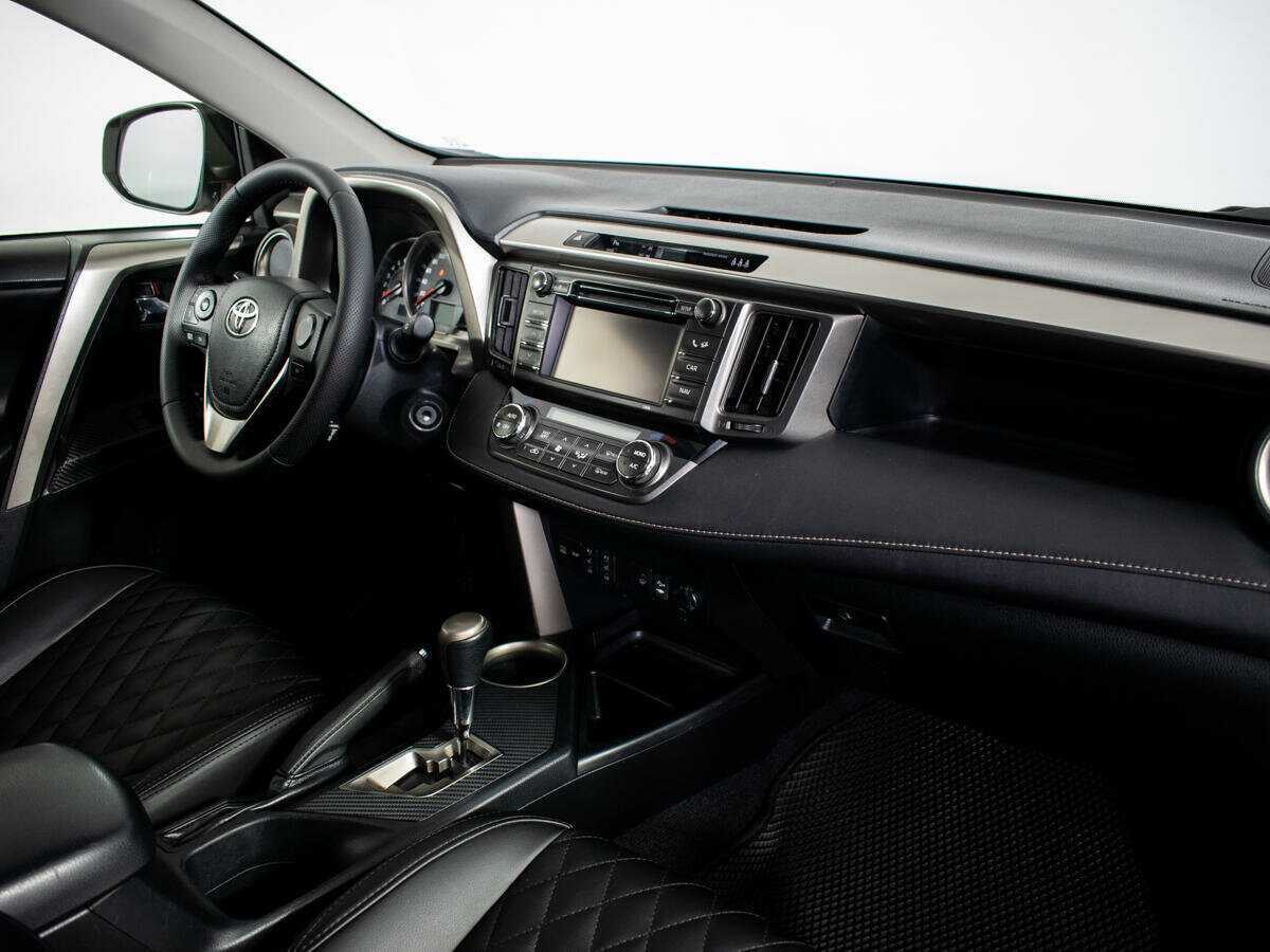 Toyota RAV4 с пробегом — 2013 год. Фото: #6