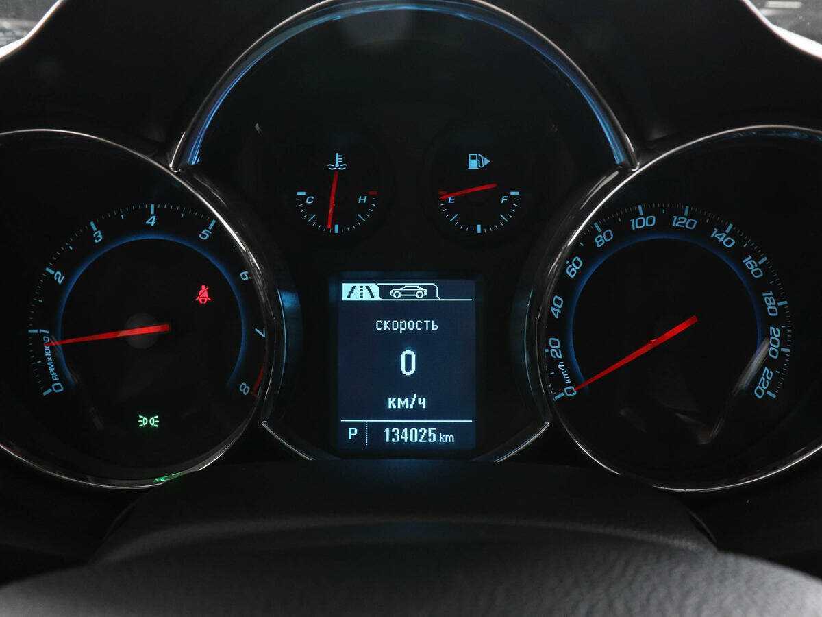 Chevrolet Cruze с пробегом — 2013 год. Фото: #8