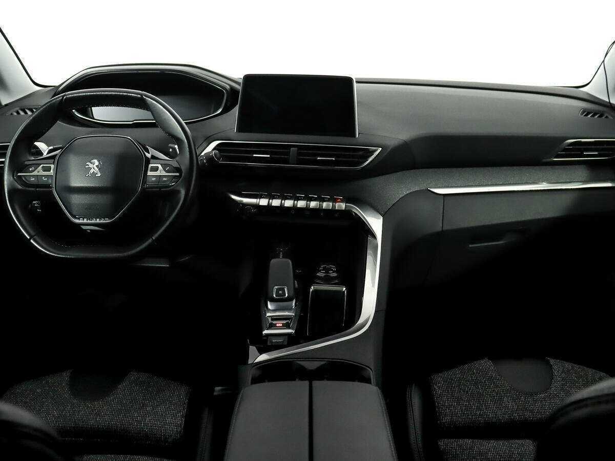 Peugeot 3008 с пробегом — 2017 год. Фото: #9