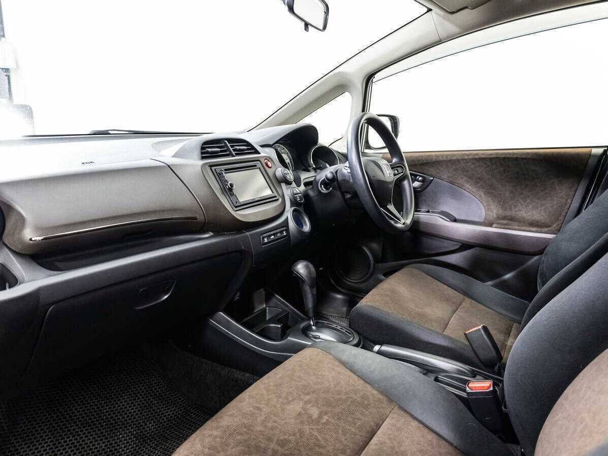 Honda Fit Shuttle с пробегом — 2013 год. Фото: #8