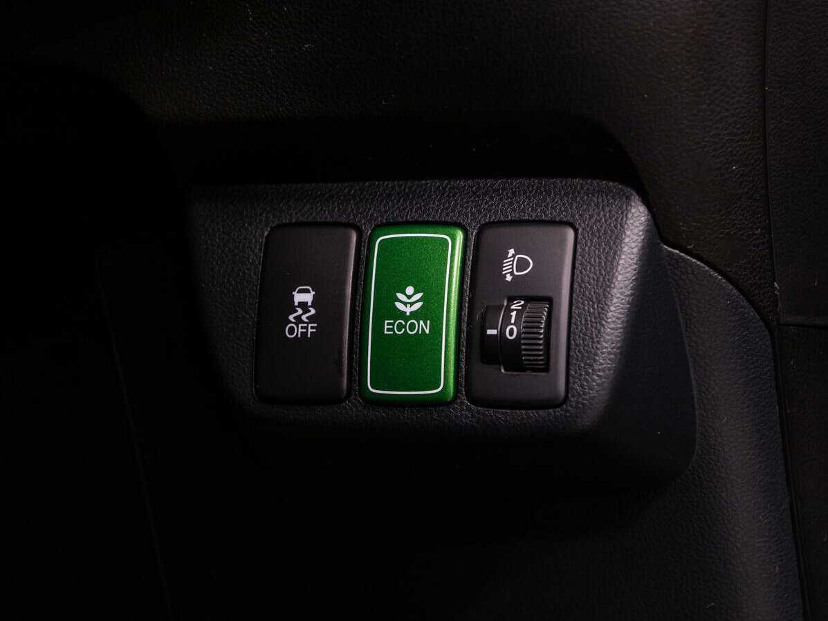 Honda Fit Shuttle с пробегом — 2013 год. Фото: #15