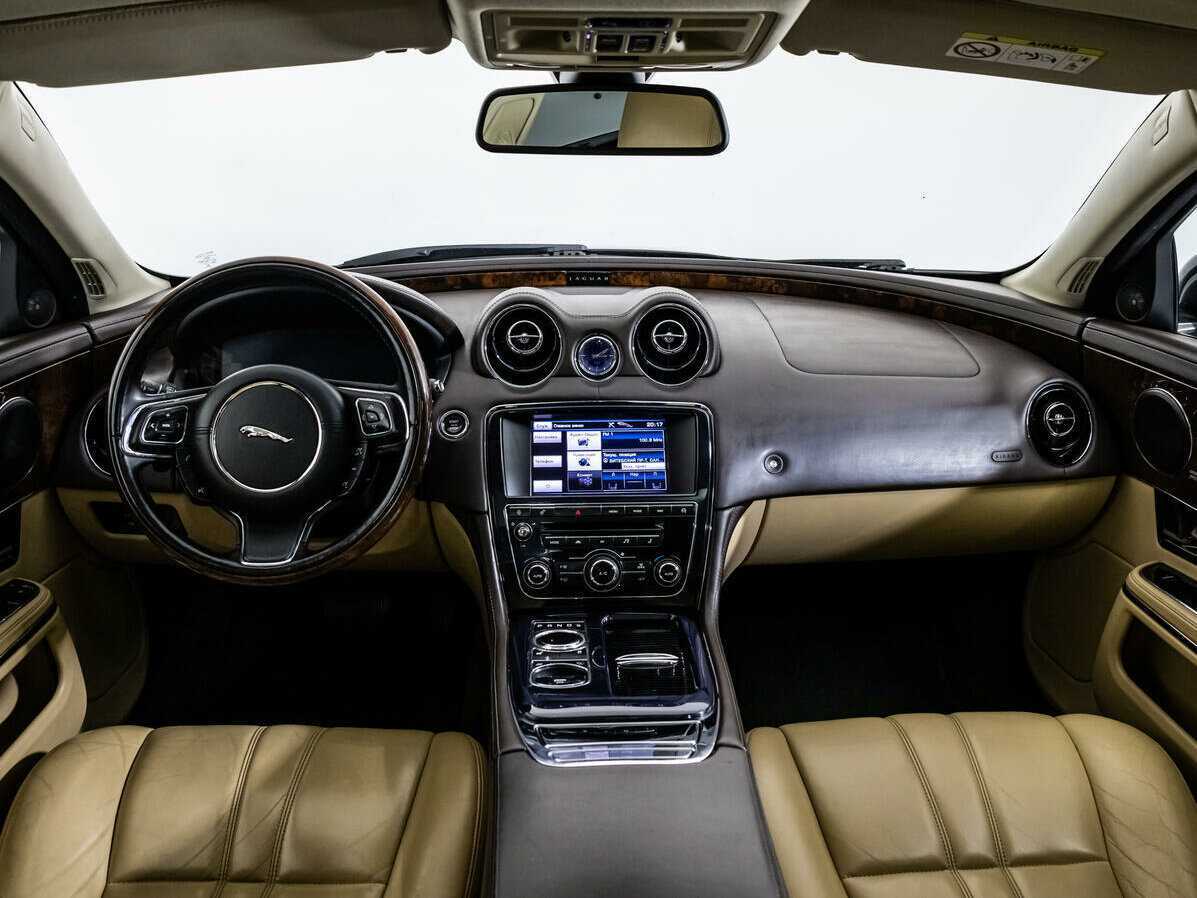 Jaguar XJ с пробегом — 2013 год. Фото: #12