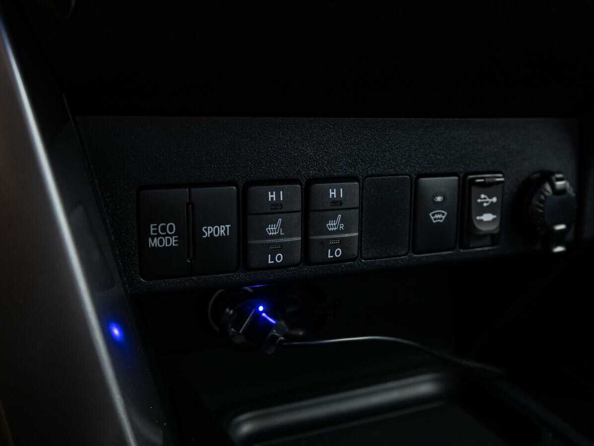 Toyota RAV4 с пробегом — 2016 год. Фото: #16