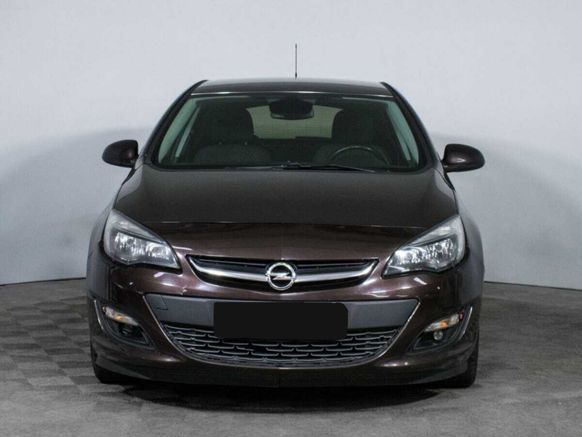 Opel Astra с пробегом — 2014 год. Фото: #1