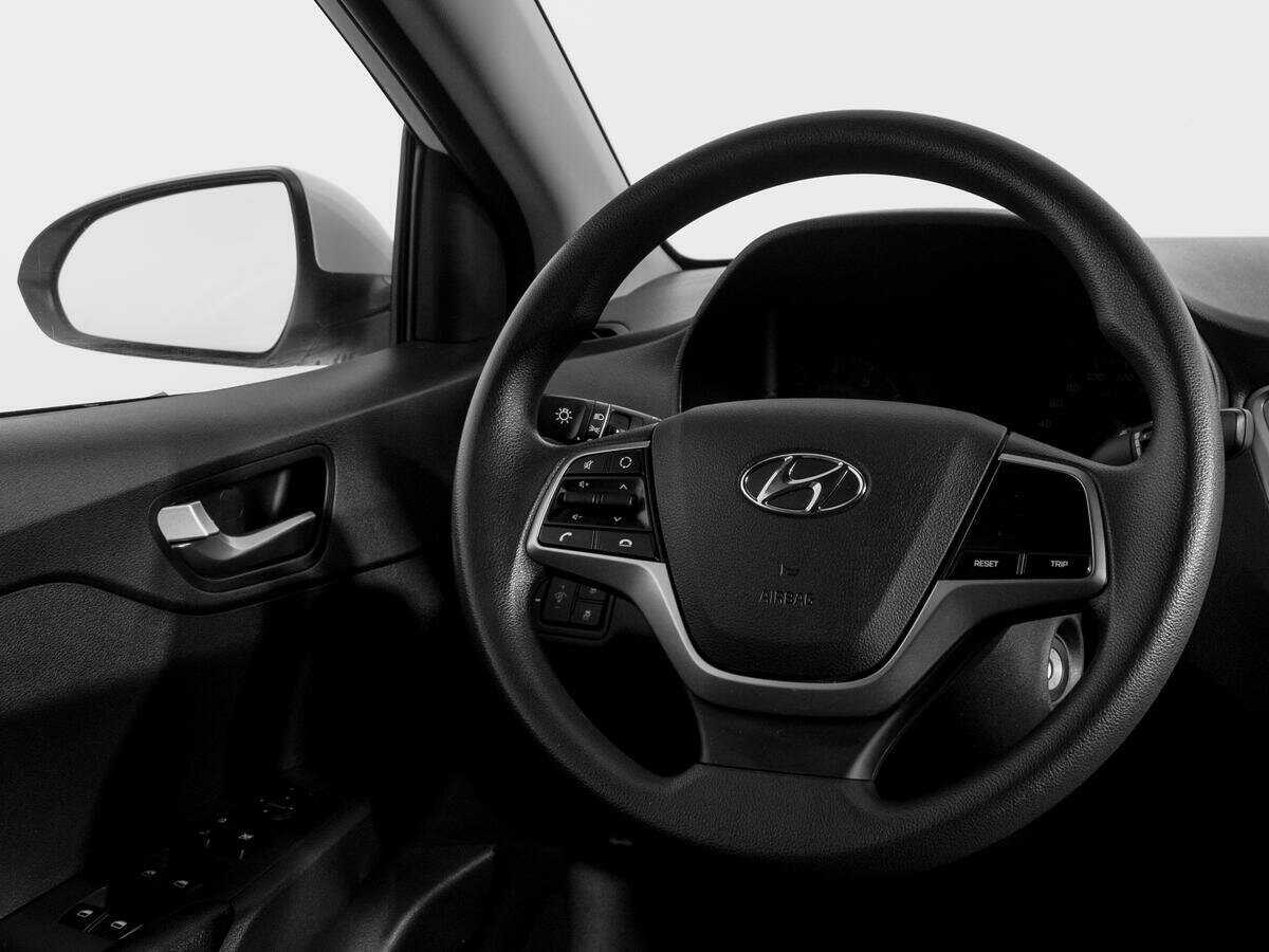 Hyundai Solaris с пробегом — 2020 год. Фото: #13