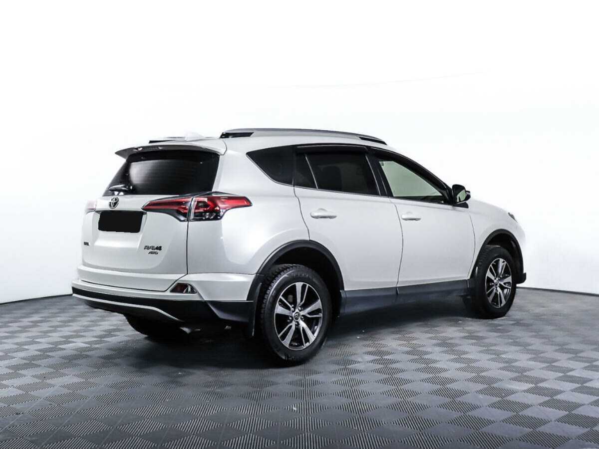 Toyota RAV4 с пробегом — 2016 год. Фото: #2