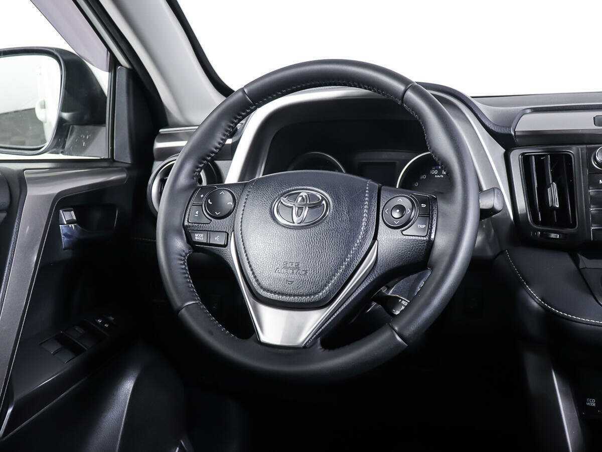 Toyota RAV4 с пробегом — 2016 год. Фото: #12
